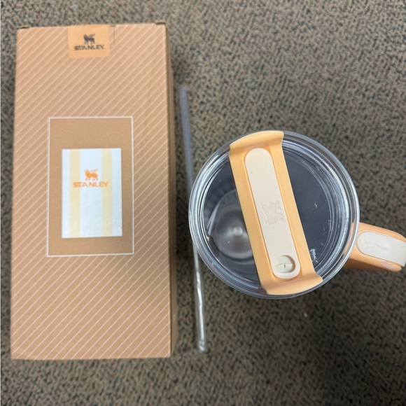 Stanley Flowstate Tumbler 2.0 40 ounce  in Classic Yellow Stripes - Picture 2 of 3